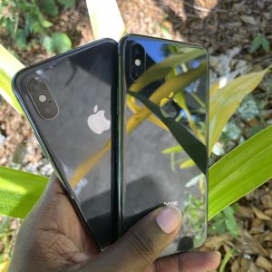 Apple Iphone XS, 64GB -FULLY UNLOCKED (RENEWED)